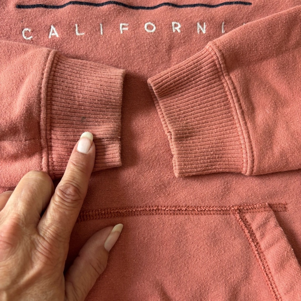 Hollister California Embroidered Coral Hoodie SZ M Gently worn - Picture 6 of 10